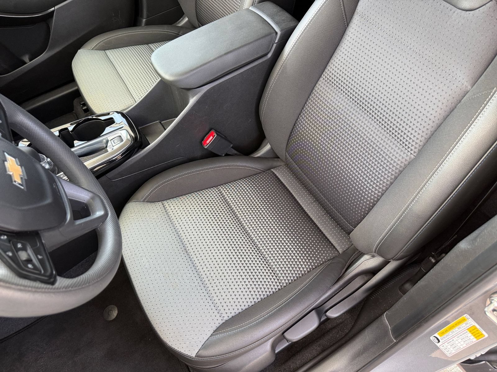 Used 2025 Chevrolet Trax LT FWD image 36