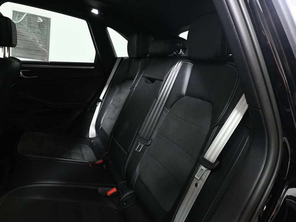Used 2024 Porsche Macan GTS AWD/4WD image 38