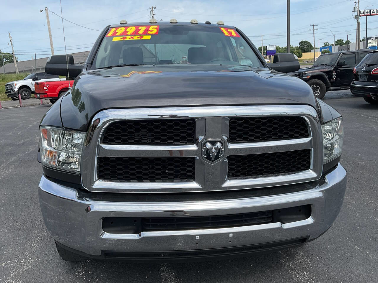 Used 2017 RAM 2500 Tradesman w/ Chrome Appearance Group AWD/4WD image 8