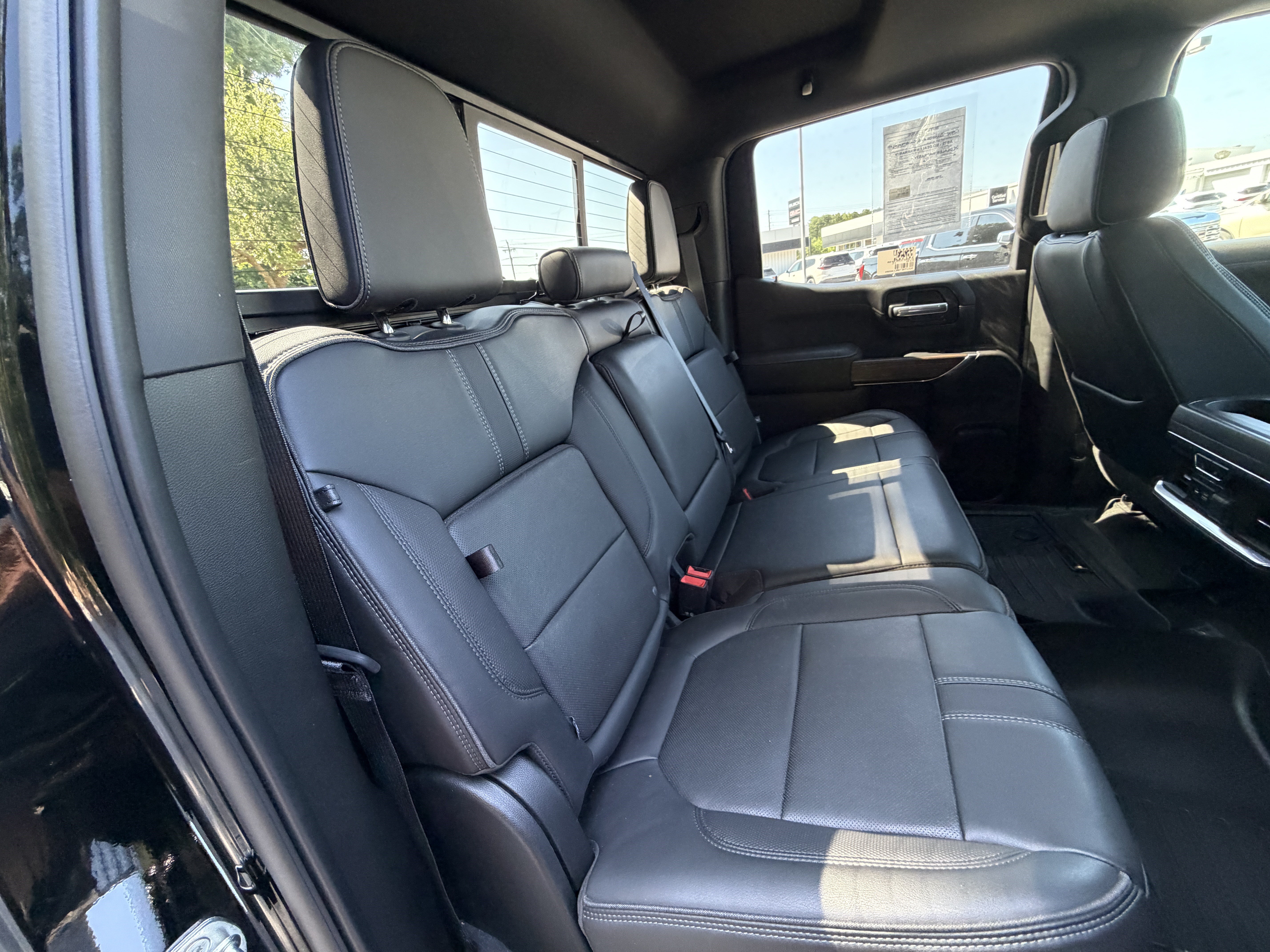 Used 2021 Chevrolet Silverado 1500 High Country w/ Technology Package AWD/4WD image 17
