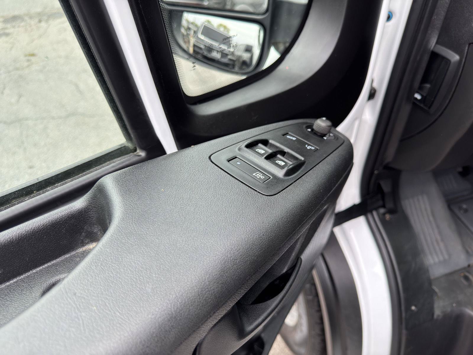 Used 2025 RAM ProMaster 2500 w/ Convenience Group FWD image 16