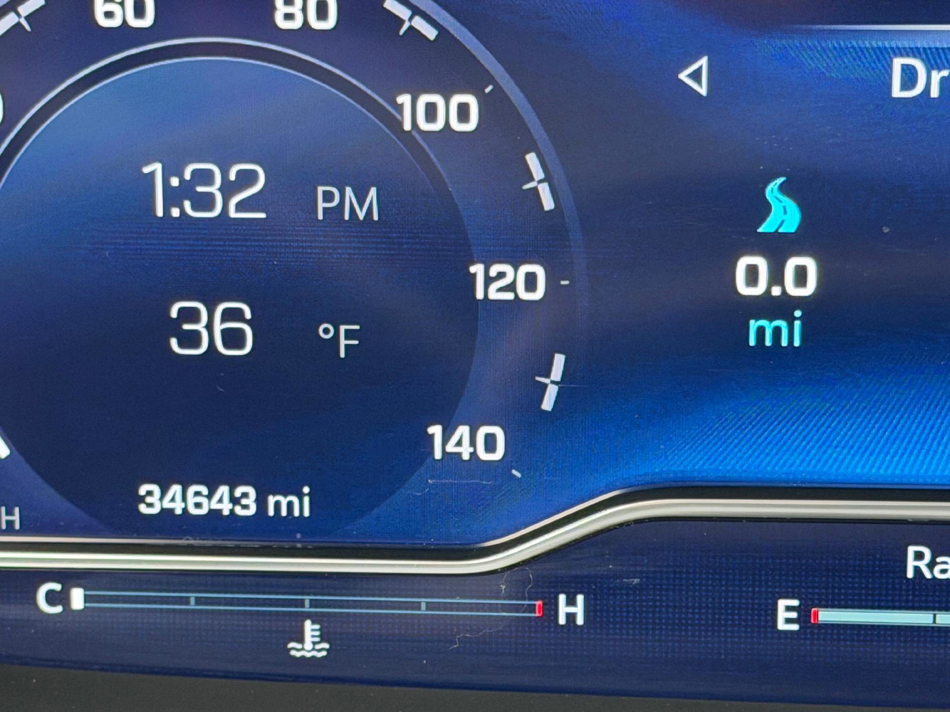 Used 2024 Chevrolet Suburban RST w/ Luxury Package image 28