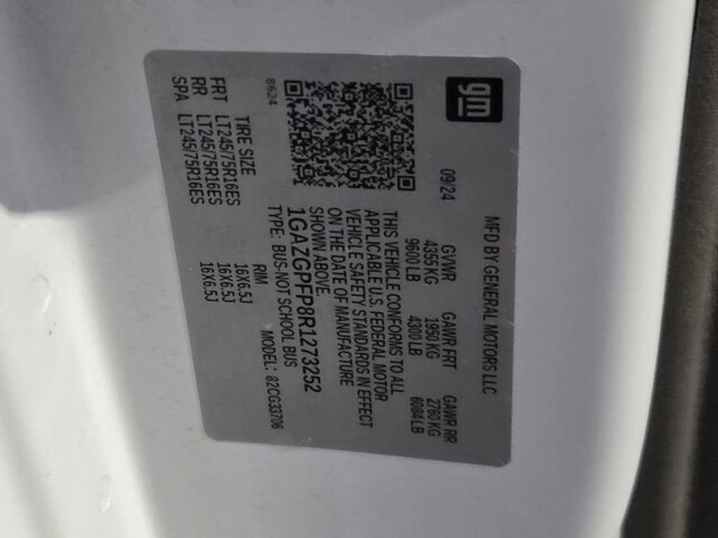 Used 2024 Chevrolet Express 3500 LT w/ LT Preferred Equipment Group RWD image 9