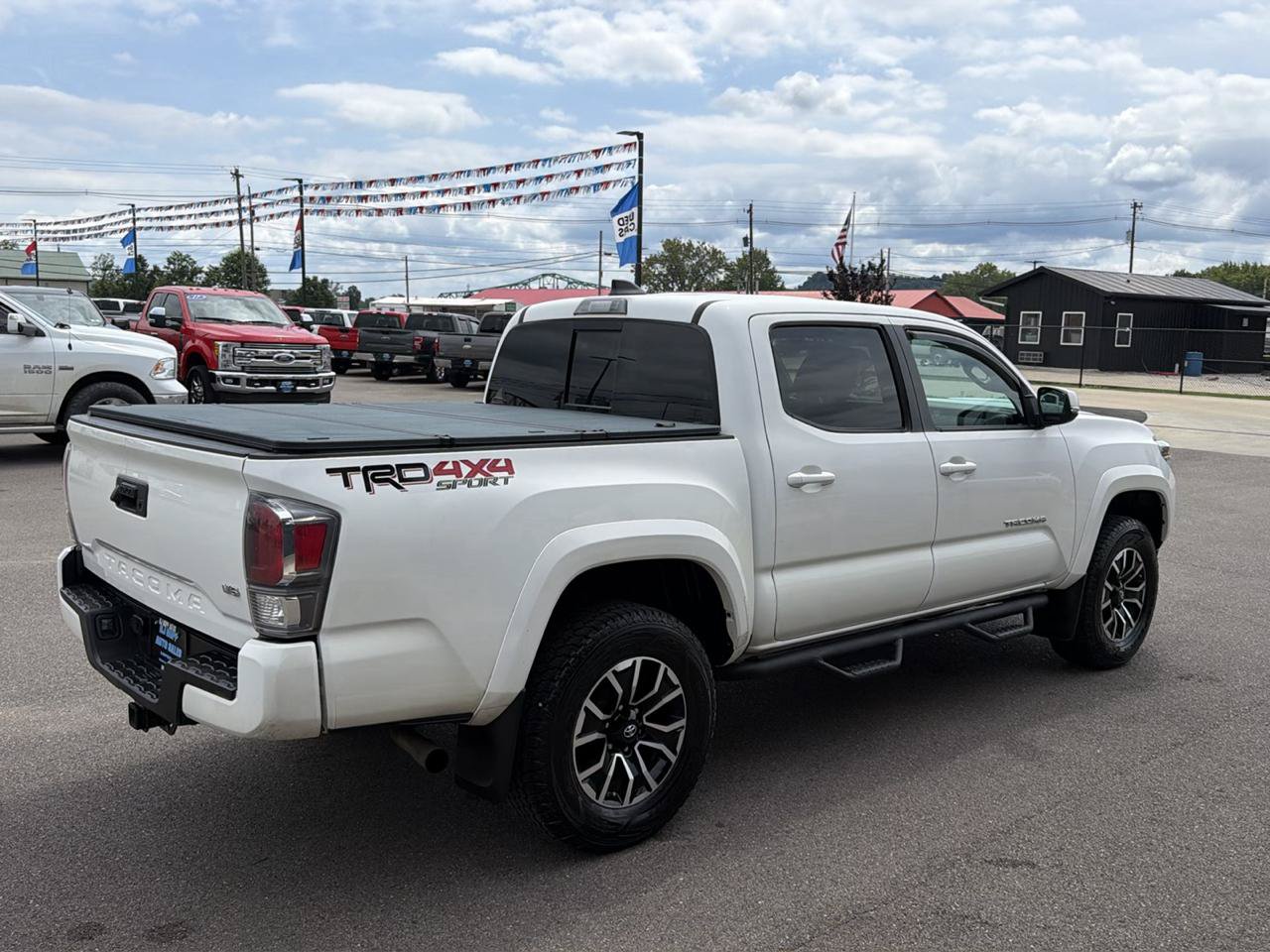 Used 2020 Toyota Tacoma TRD Sport AWD/4WD image 4