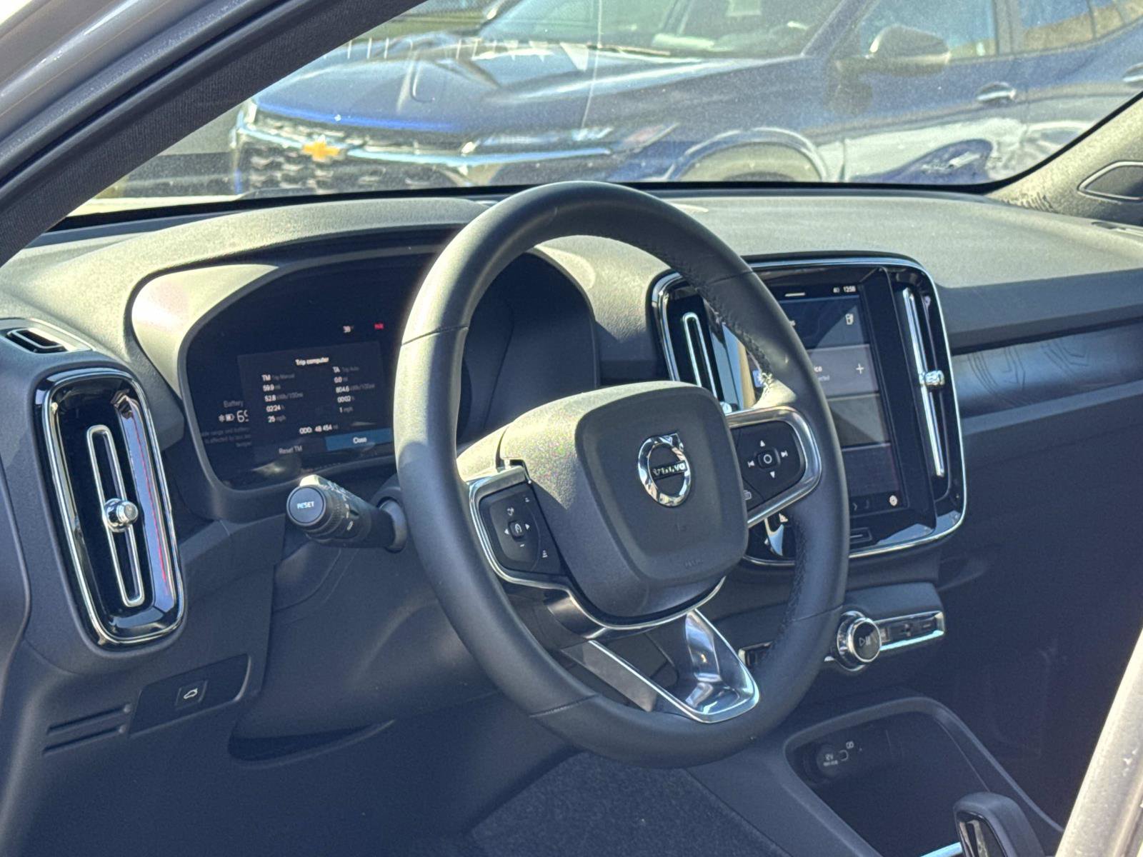 Used 2024 Volvo C40 P8 Recharge Ultimate image 12