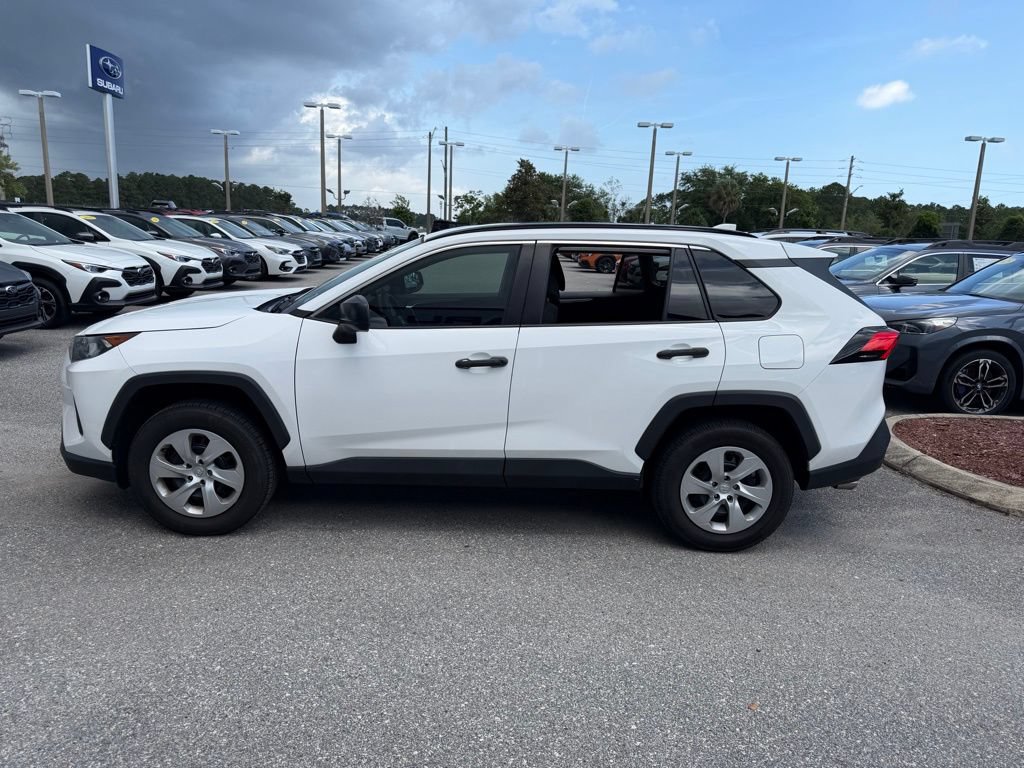 Used 2021 Toyota RAV4 LE FWD image 10
