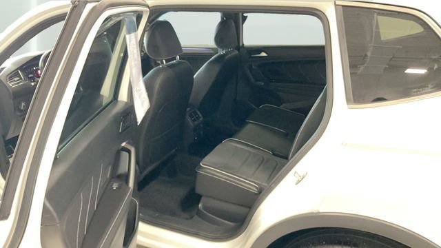 Used 2024 Volkswagen Tiguan SEL R-Line AWD/4WD image 19