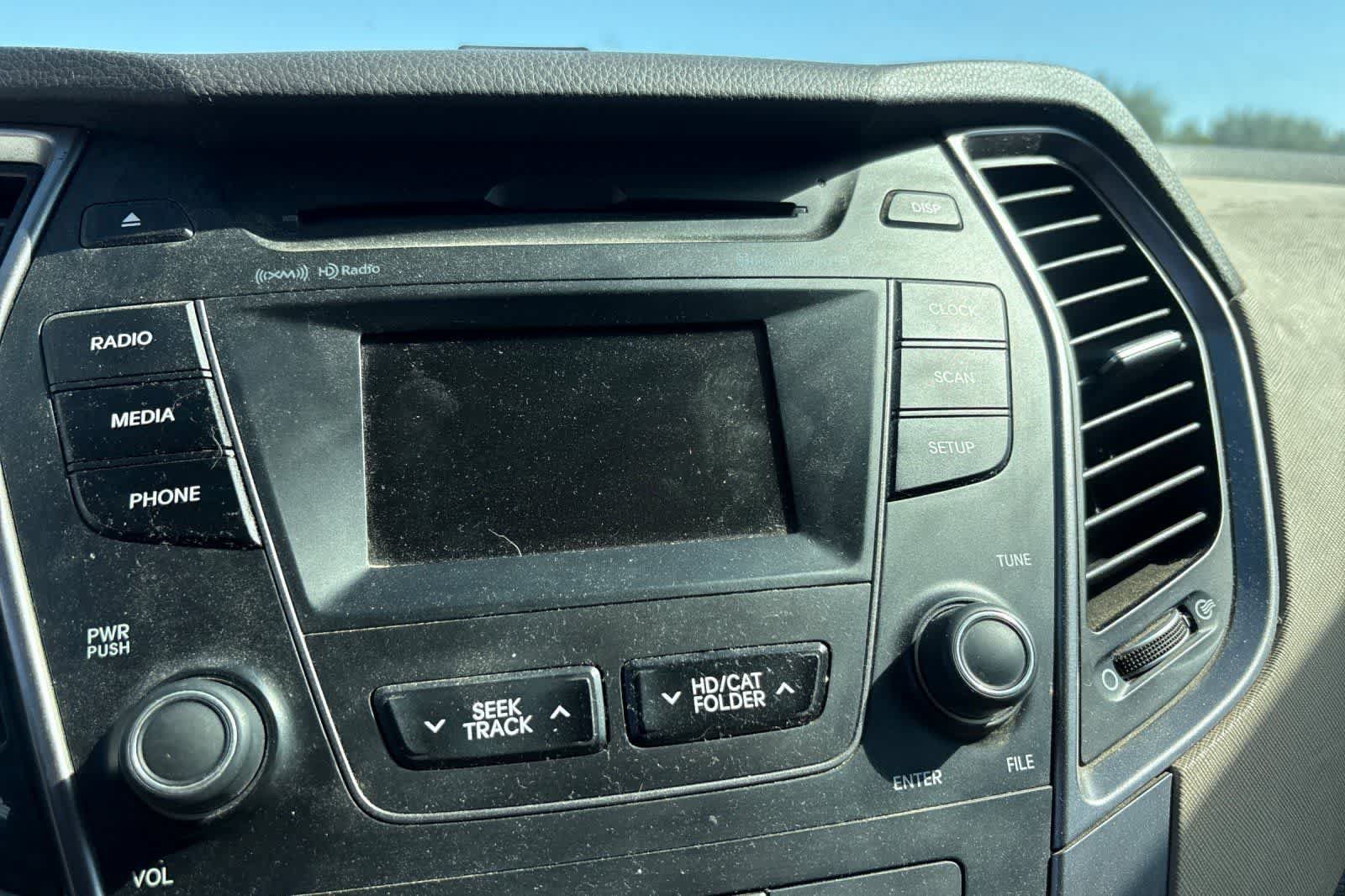 Used 2014 Hyundai Santa Fe GLS FWD image 19