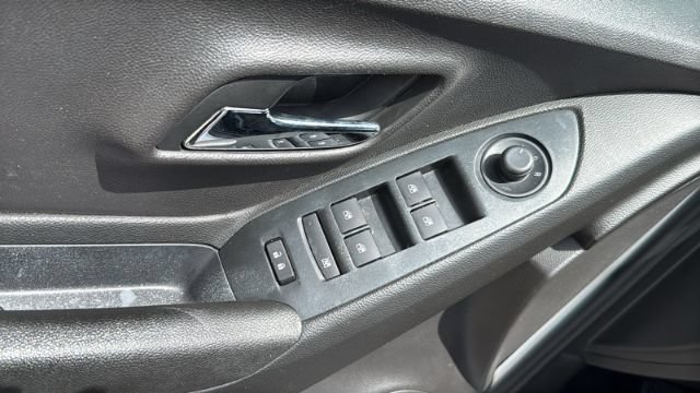 Used 2017 Chevrolet Trax LS w/ LPO, Cargo Package FWD image 20