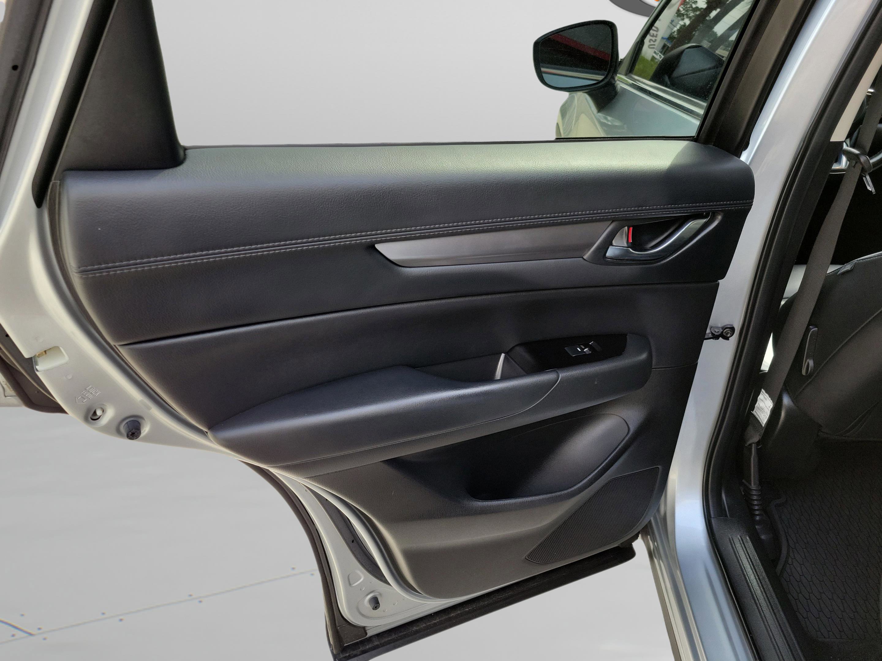 Used 2021 MAZDA CX-5 Touring FWD image 9