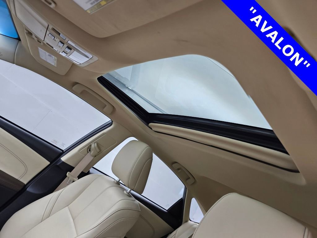 Used 2017 Toyota Avalon Limited image 12