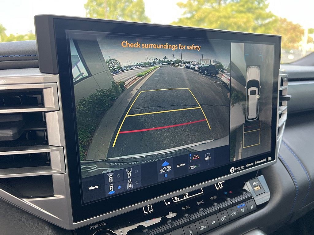 Used 2024 Toyota Sequoia Platinum image 18