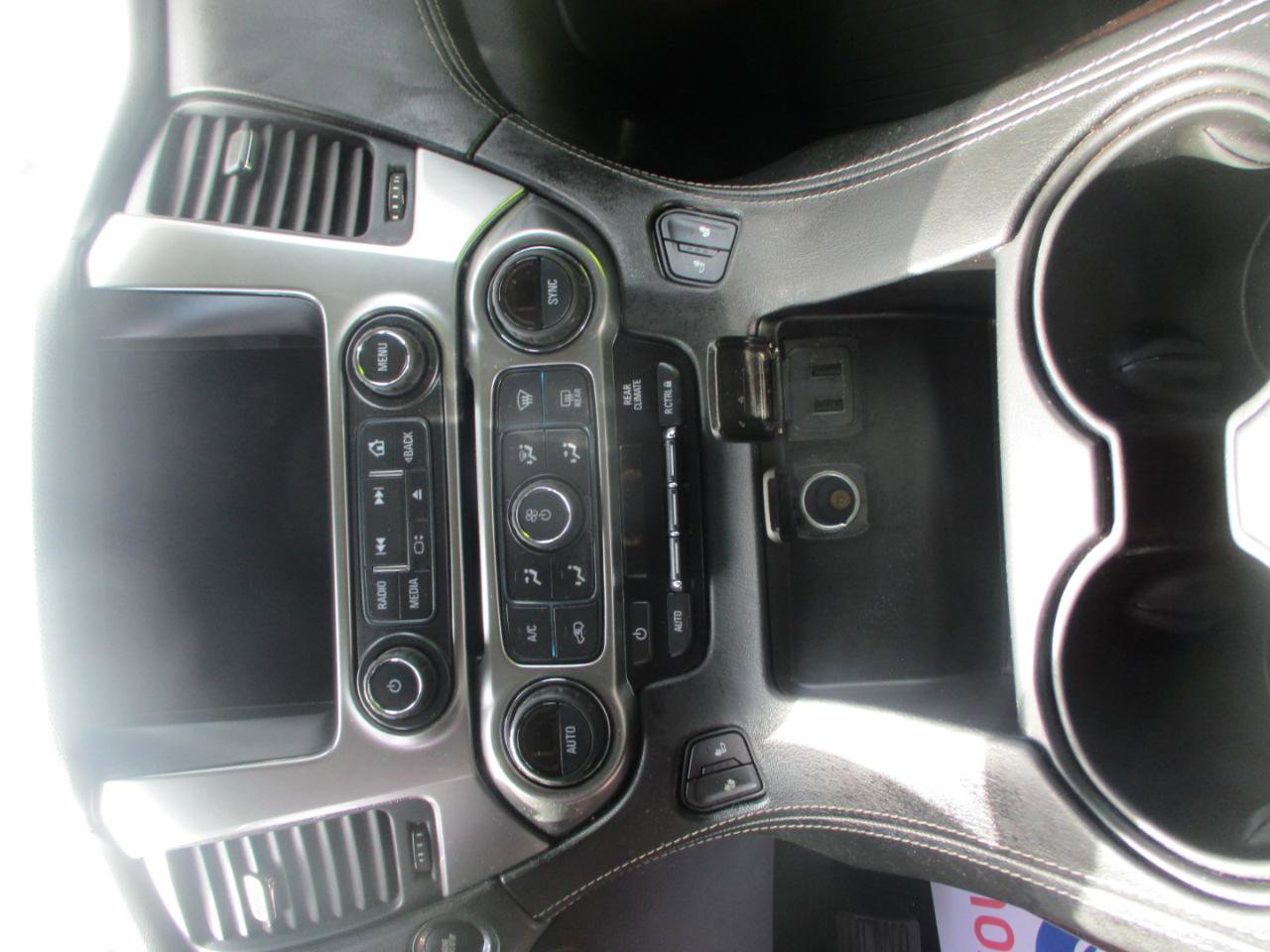 Used 2019 Chevrolet Suburban LT w/ Luxury Package image 13