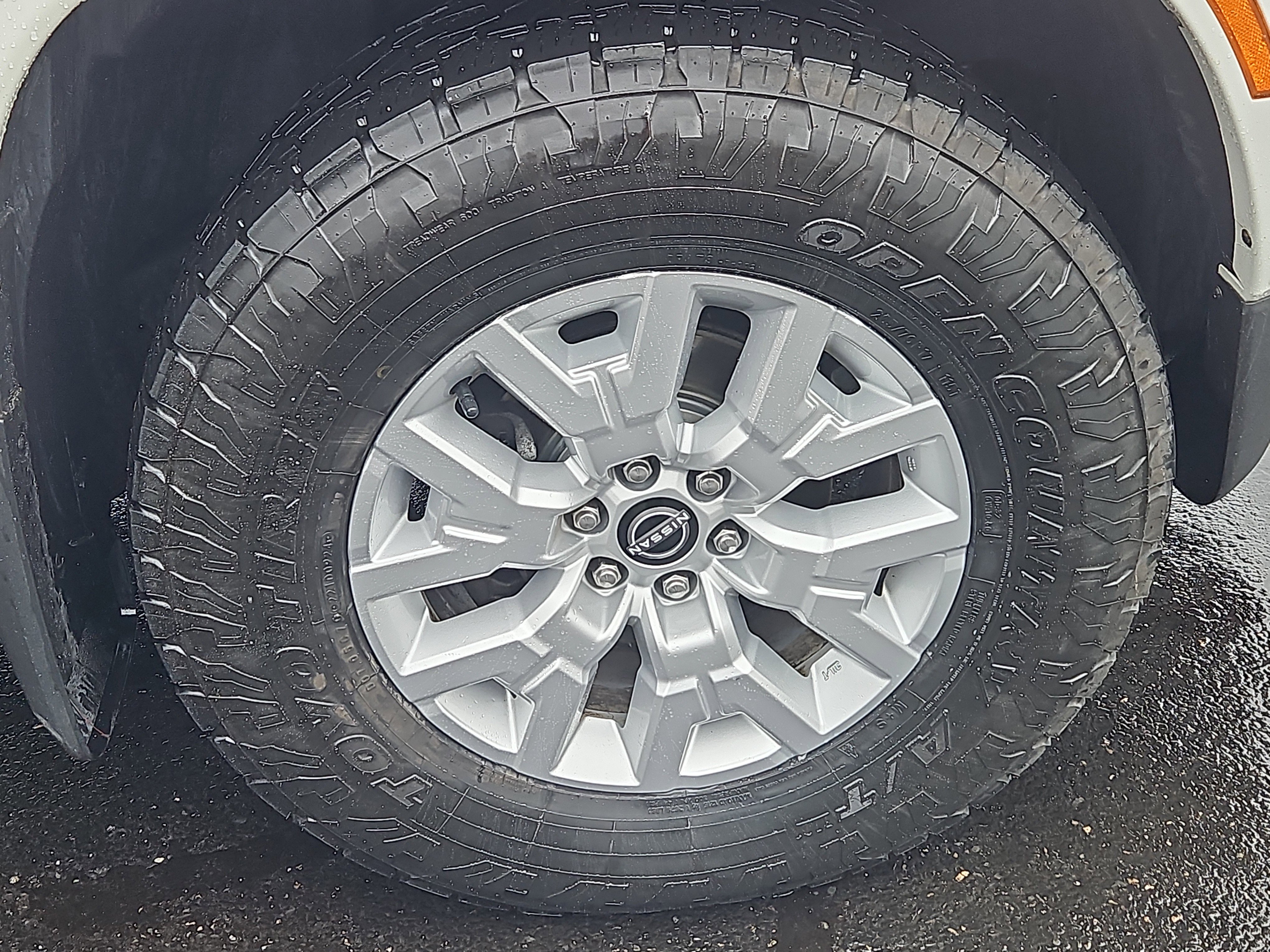 Used 2022 Nissan Frontier SV w/ Technology Package image 24