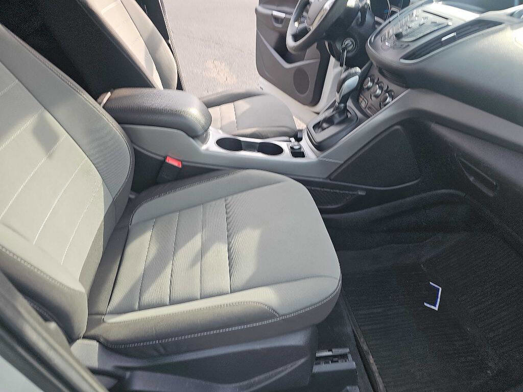 Used 2015 Ford Escape SE image 22