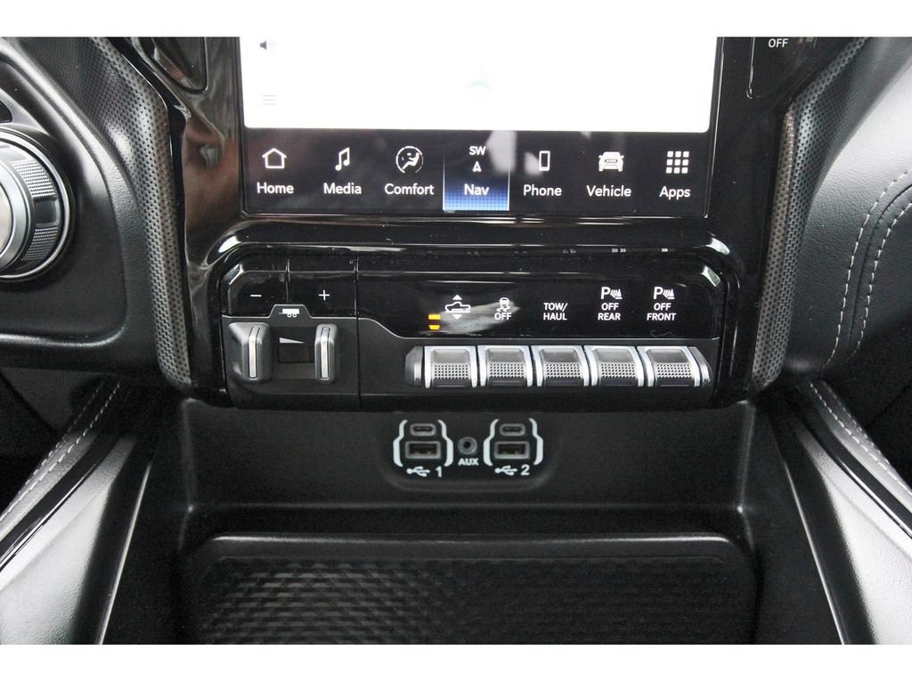 Used 2023 RAM 1500 Limited w/ Body Color Bumper Group AWD/4WD image 26