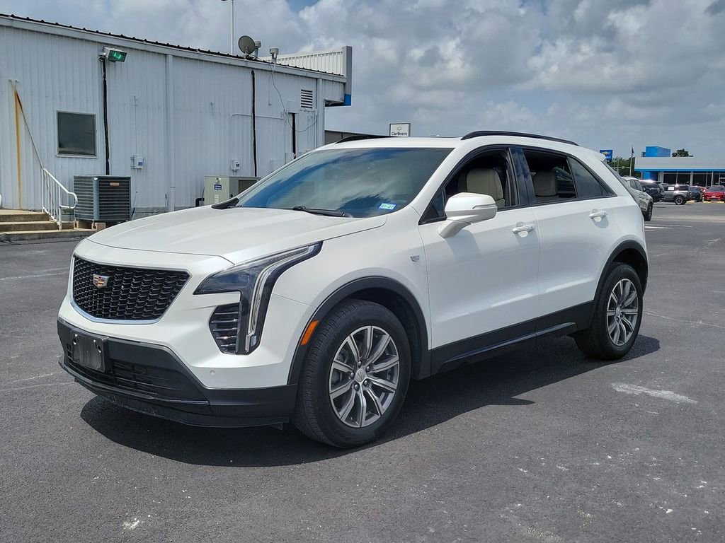 Used 2022 Cadillac XT4 Sport FWD image 2