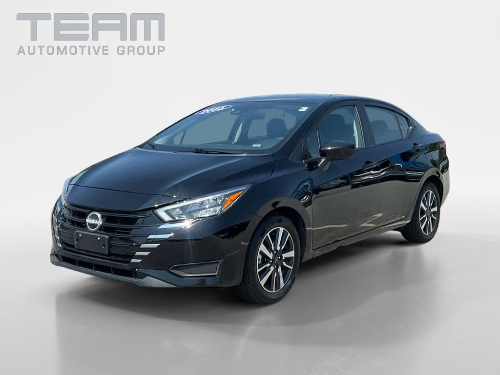 Used 2025 Nissan Versa SV FWD image 3
