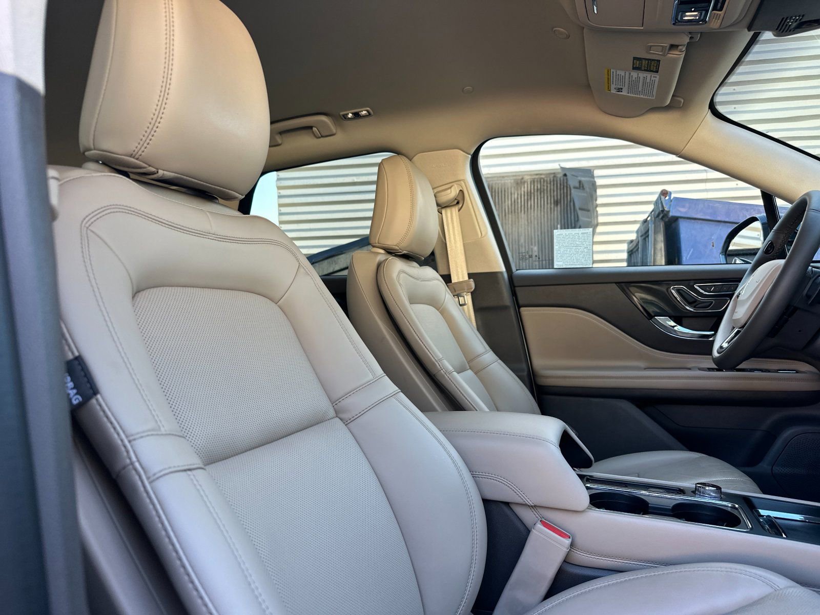 Used 2023 Lincoln Corsair Reserve image 19