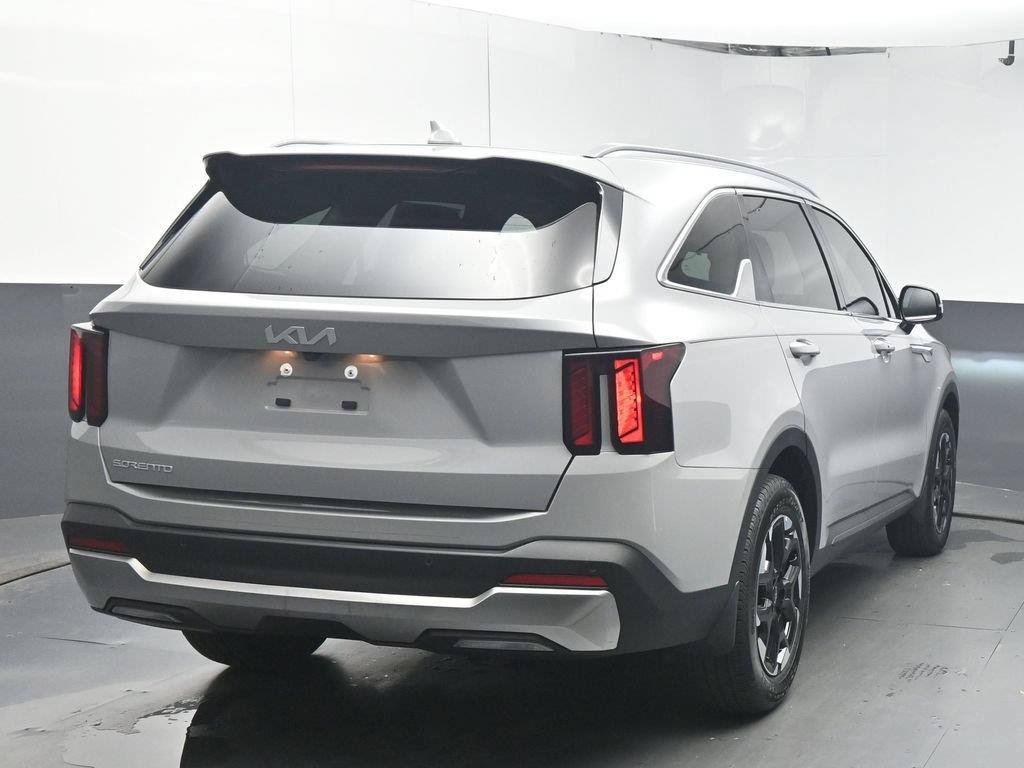 Used 2025 Kia Sorento S w/ Panoramic Sunroof Package FWD image 7