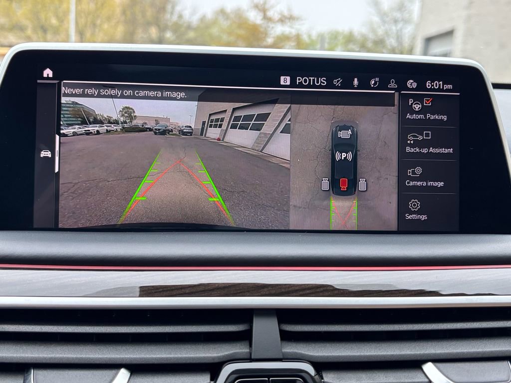 Certified 2022 BMW 750i xDrive w/ Executive Package image 28
