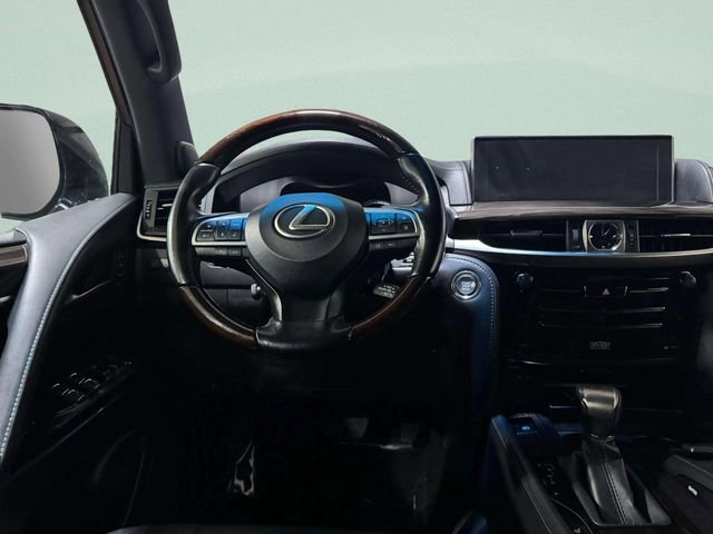 Used 2020 Lexus LX 570 4WD w/ 3rd Row & Luxury Pkg image 11