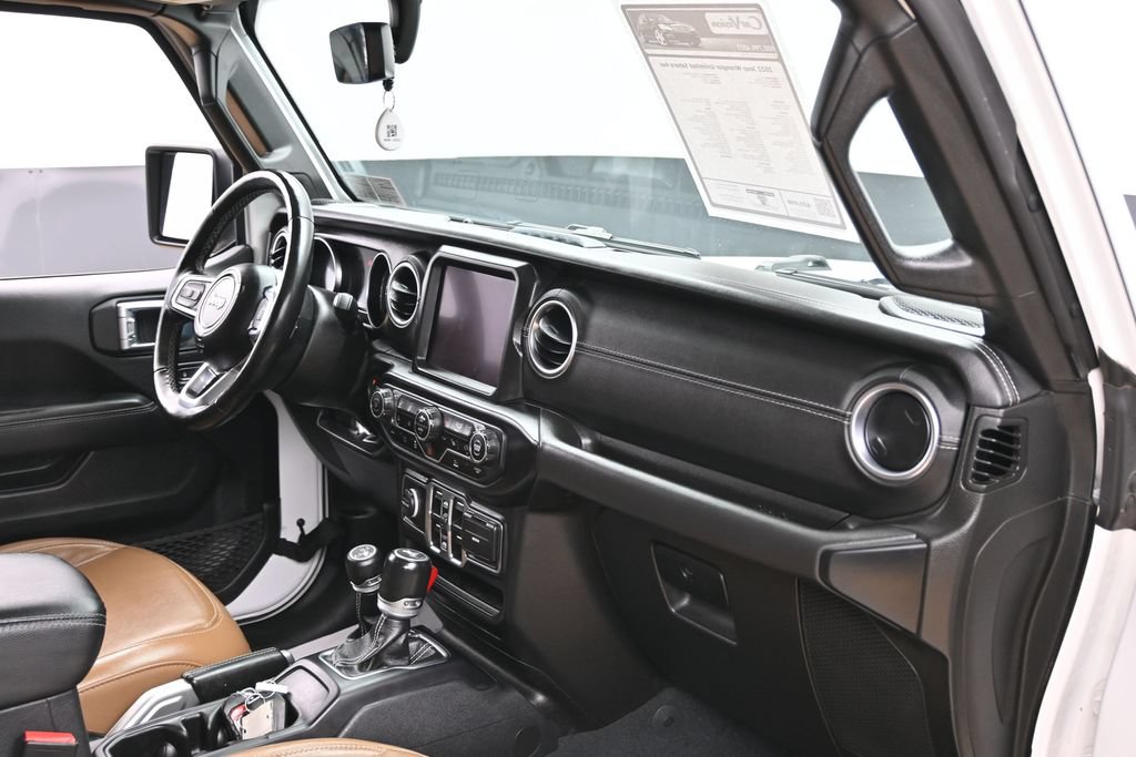 Used 2022 Jeep Wrangler Unlimited Sahara w/ Cold Weather Group AWD/4WD image 25