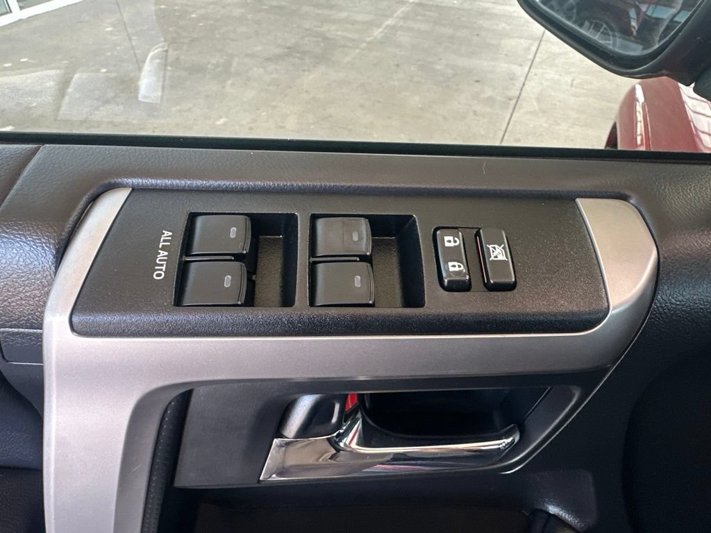 Used 2021 Toyota 4Runner SR5 AWD/4WD image 24
