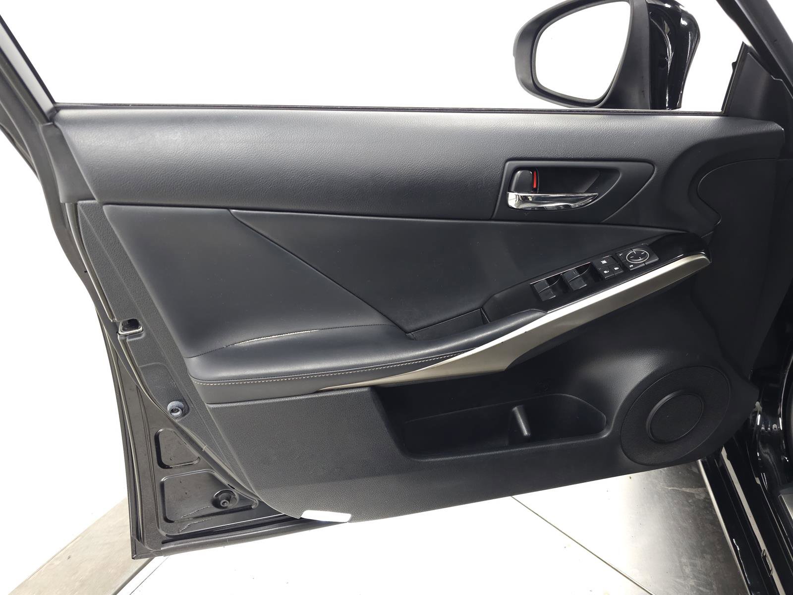 Used 2014 Lexus IS 250 w/ Navigation Package image 11