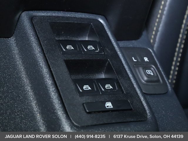 Used 2025 Ford Bronco Badlands AWD/4WD image 29