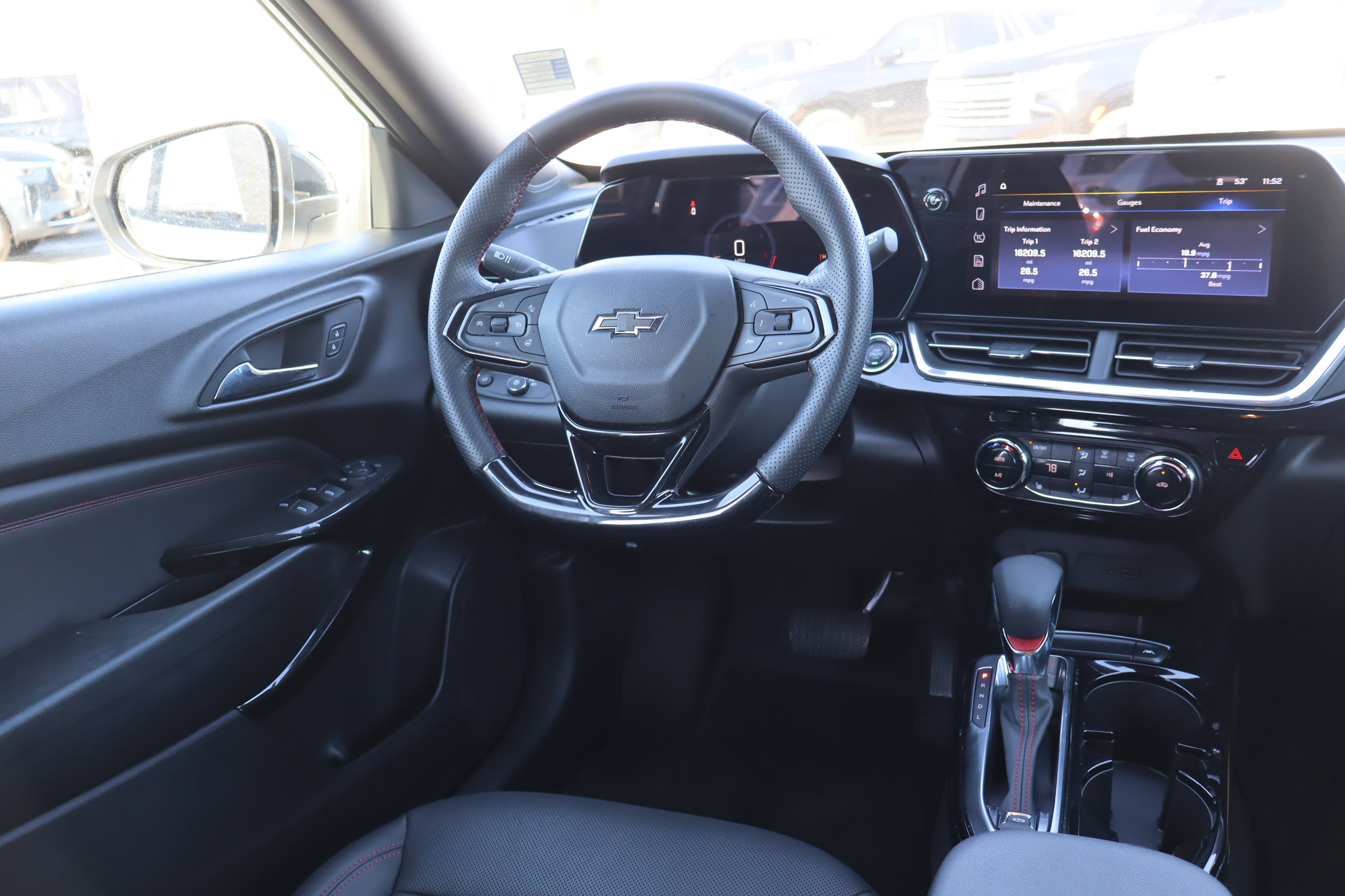 Certified 2024 Chevrolet Trax RS w/ Driver Confidence Package image 12