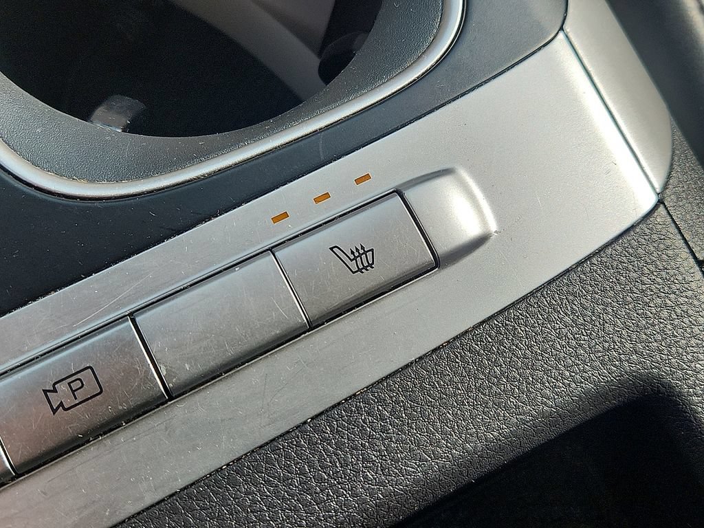 Used 2024 Kia Carnival LX FWD image 17
