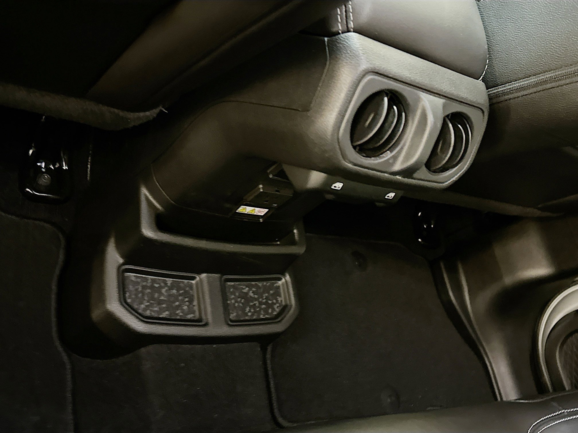 Used 2023 Jeep Wrangler Sahara image 28