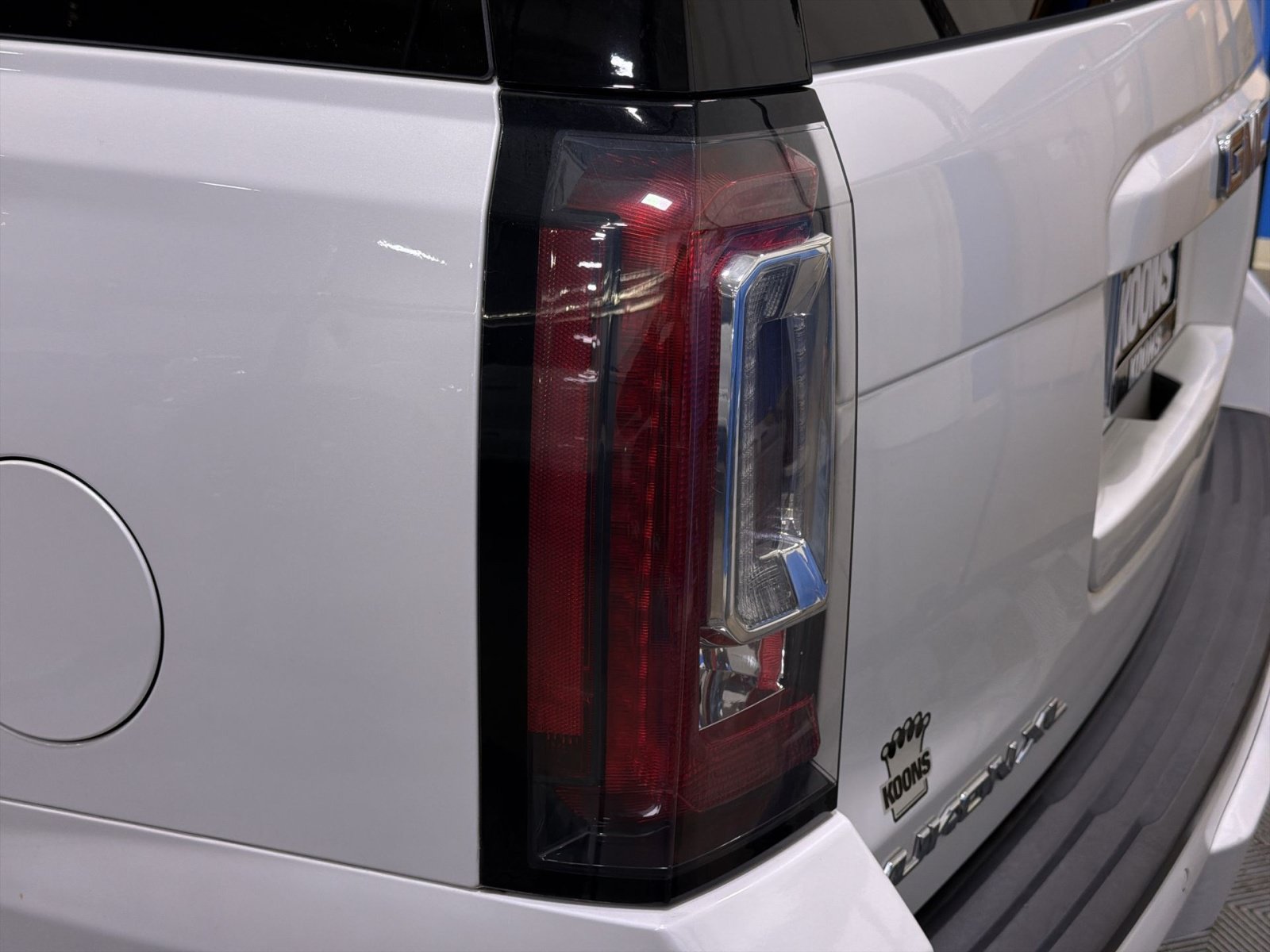 Used 2018 GMC Yukon XL SLT w/ Open Road Package AWD/4WD image 17