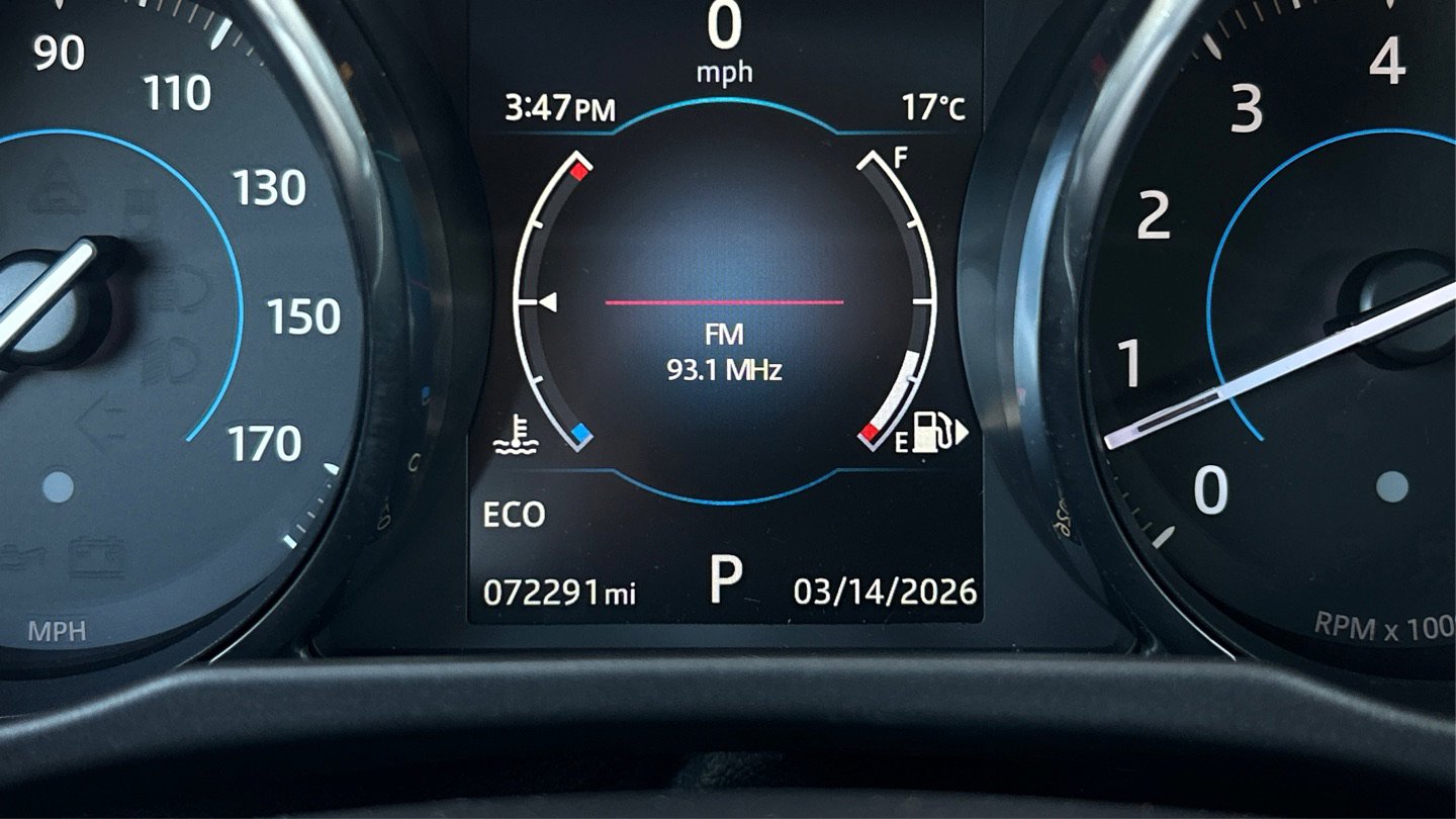 Used 2016 Jaguar XF R-Sport image 11