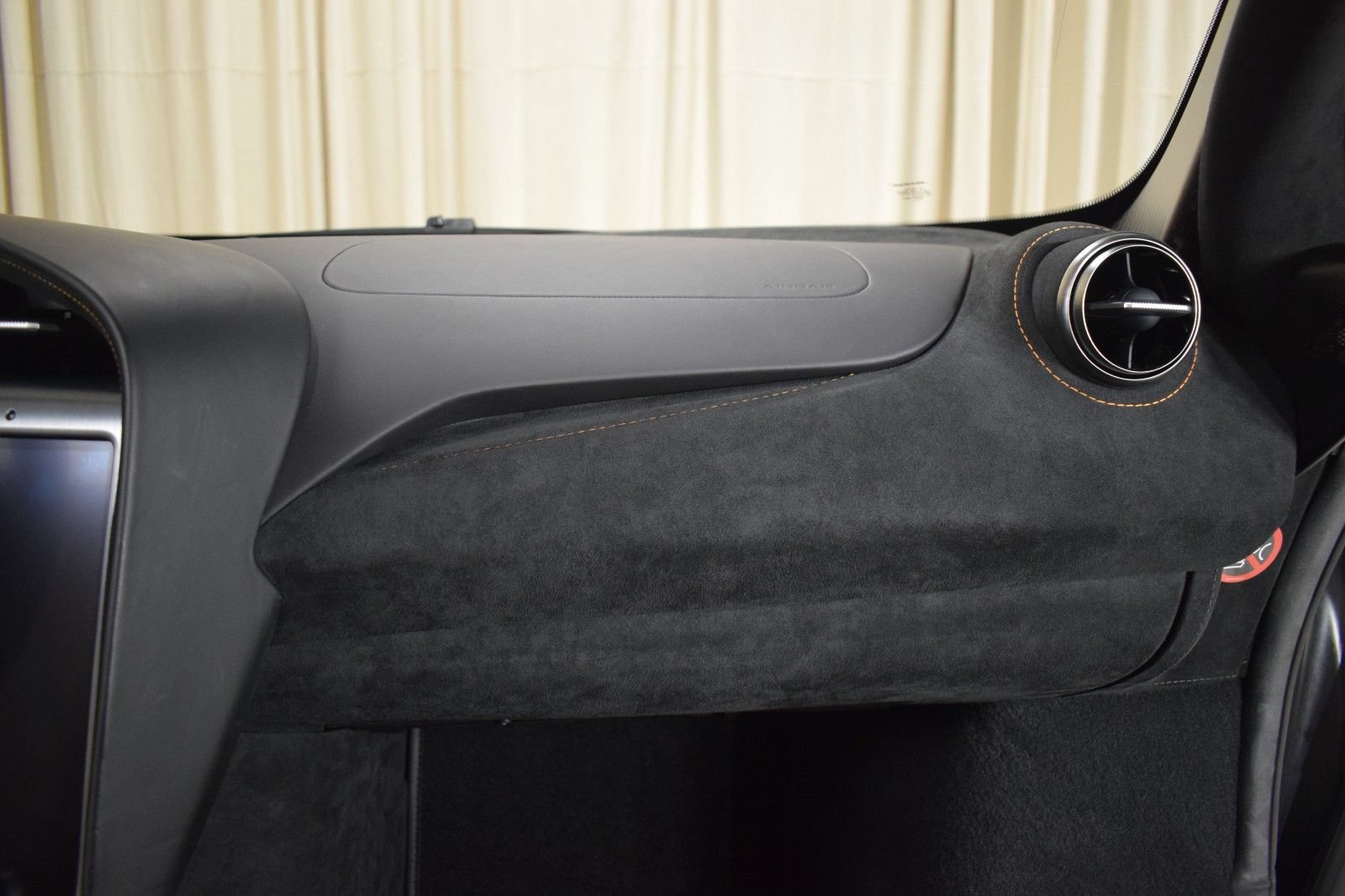 Used 2024 McLaren 750S Spider RWD image 23