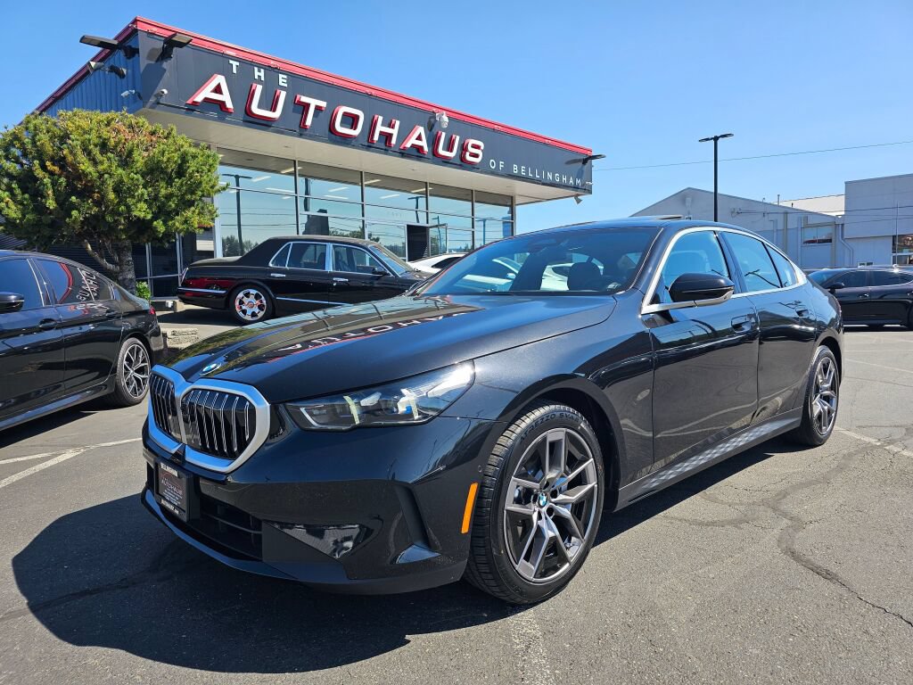 Used 2026 BMW 530i xDrive w/ Premium Package AWD/4WD image 1