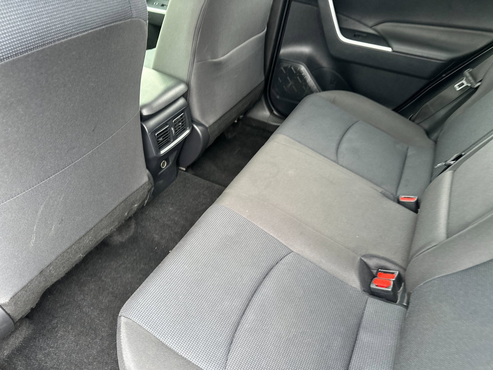 Used 2022 Toyota RAV4 LE image 12