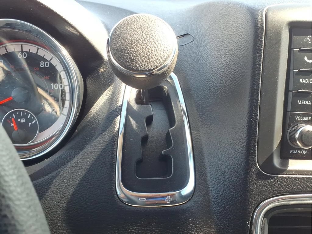 Used 2020 Dodge Grand Caravan SE w/ UConnect Hands-Free Group FWD image 25