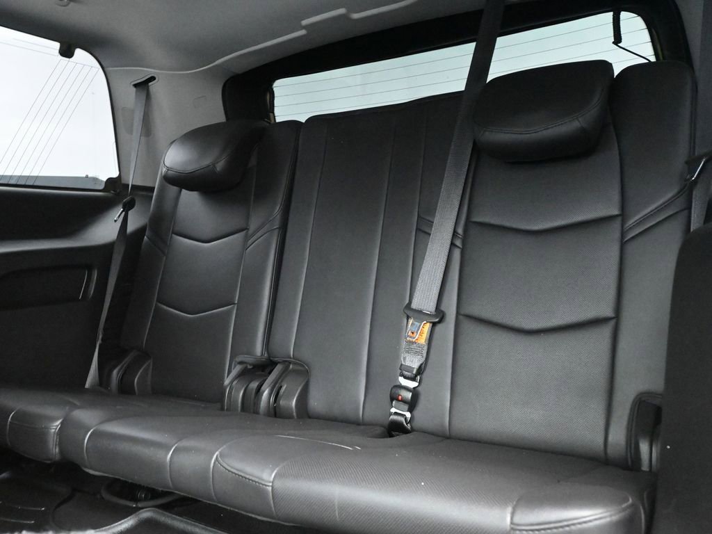 Used 2019 Cadillac Escalade Luxury image 16