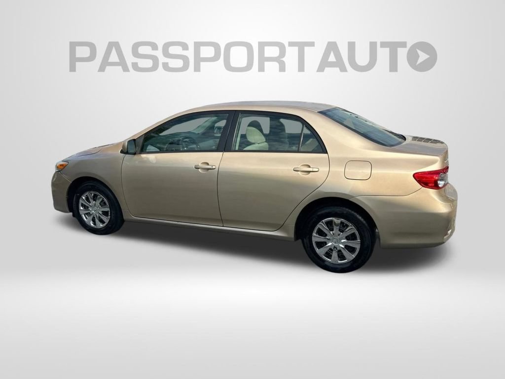 Used 2011 Toyota Corolla LE FWD image 9