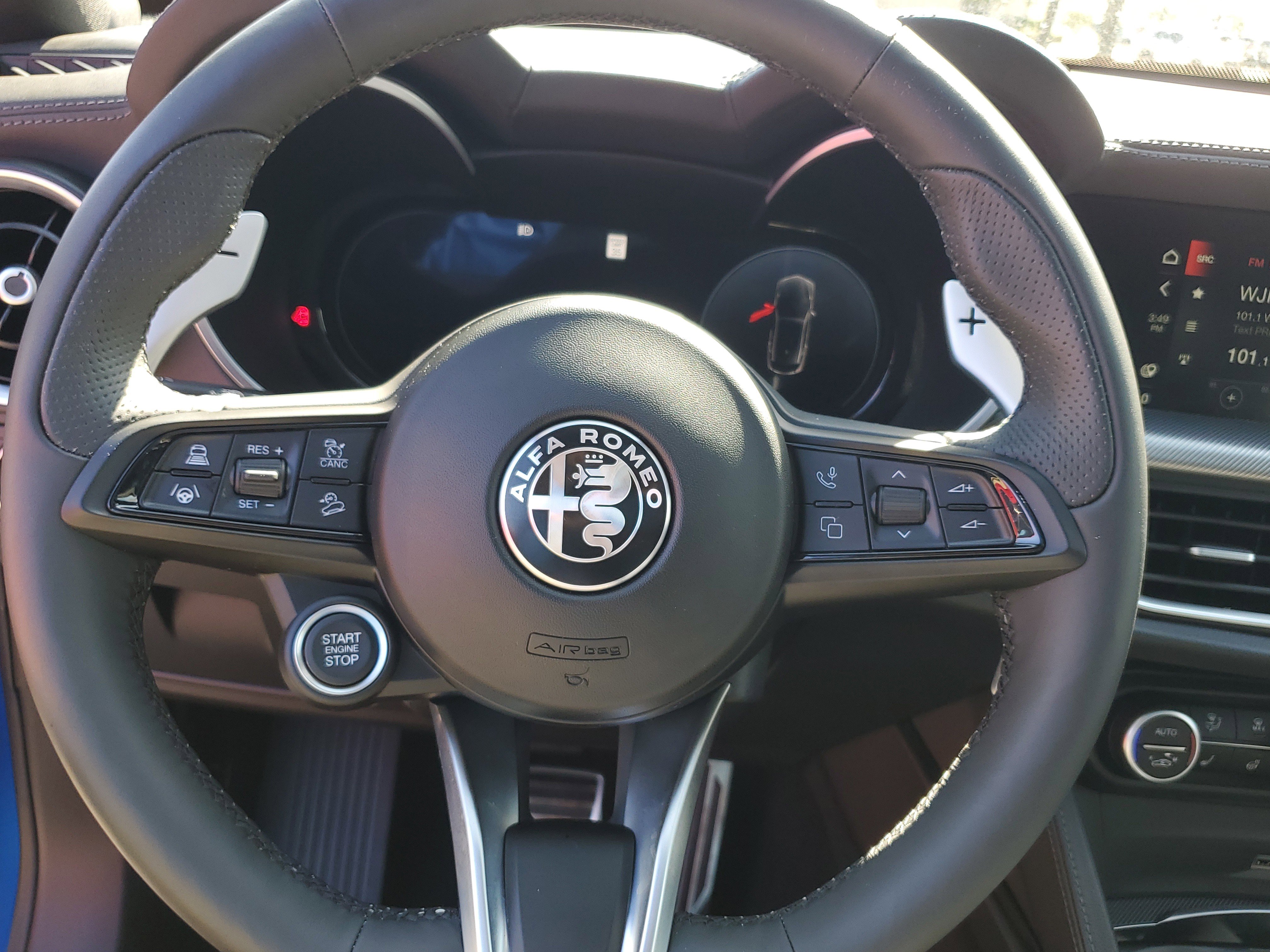 Used 2024 Alfa Romeo Stelvio Veloce image 16