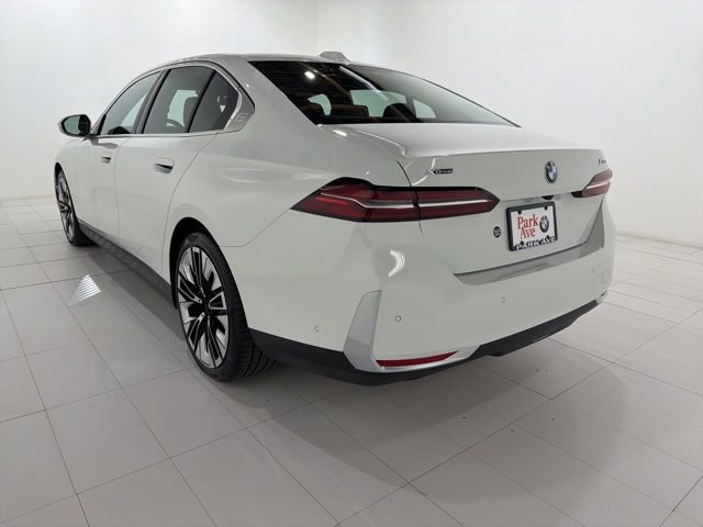 Used 2024 BMW 530i xDrive w/ Premium Package image 3