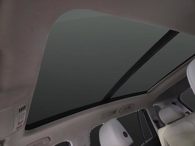 Used 2020 Volkswagen Tiguan SE w/ Panoramic Sunroof Package image 7