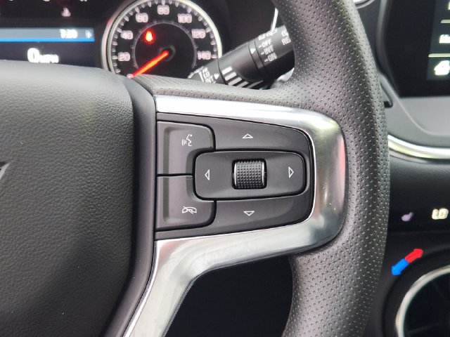 Used 2025 Chevrolet Blazer LT FWD image 24
