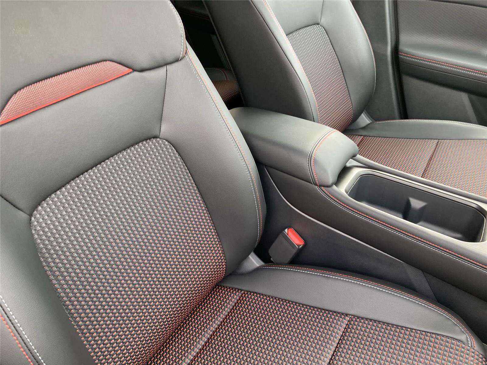 New 2025 Nissan Kicks SR image 35