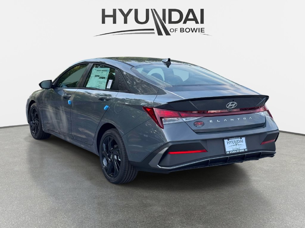 New 2026 Hyundai Elantra SEL Sport FWD image 4