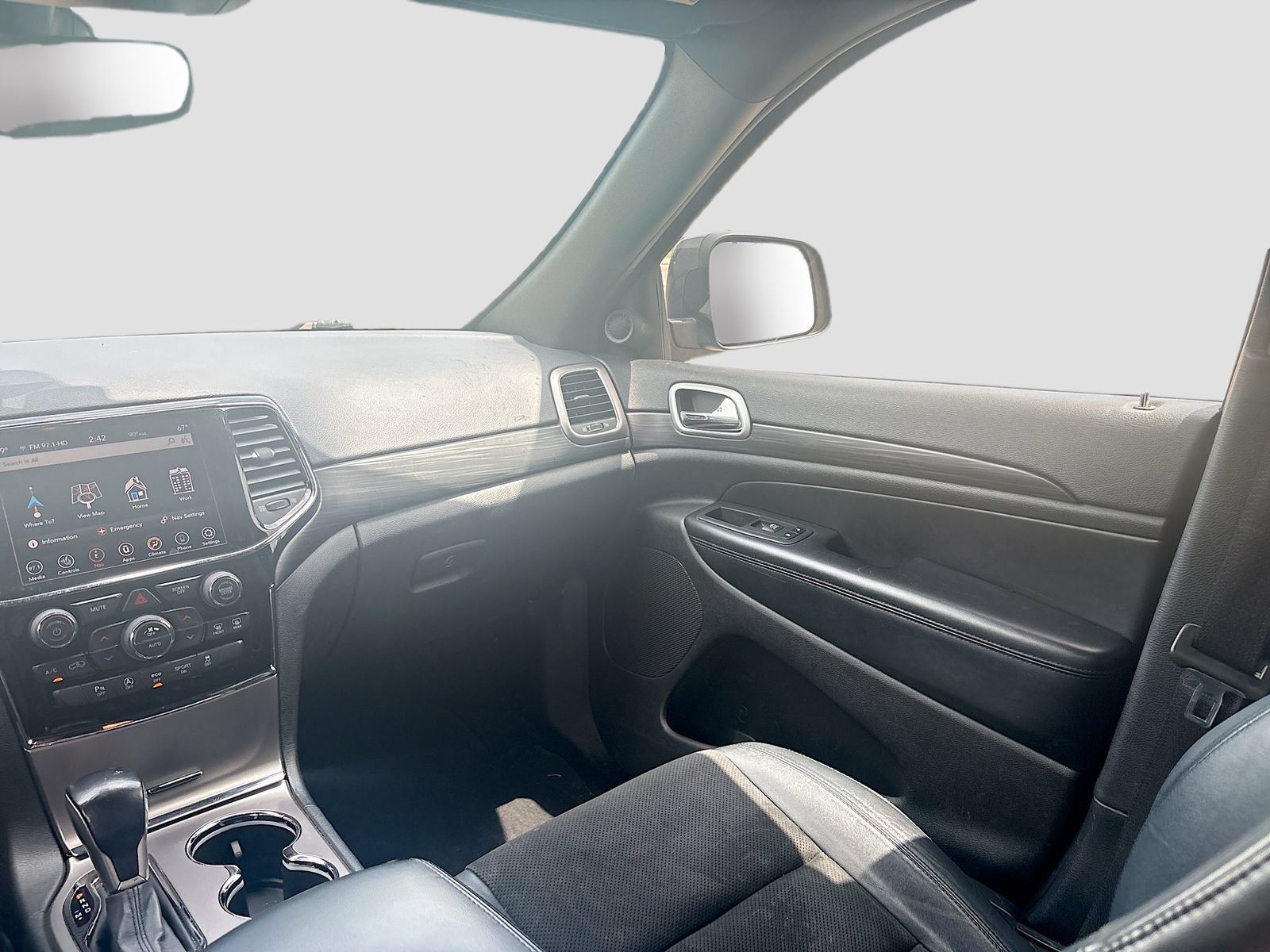 Used 2020 Jeep Grand Cherokee Altitude RWD image 24