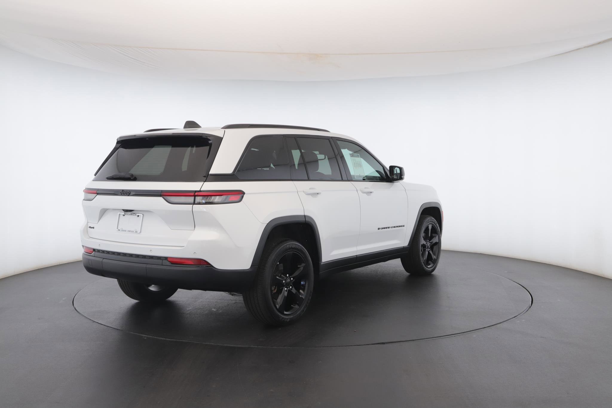 Used 2024 Jeep Grand Cherokee Altitude image 29