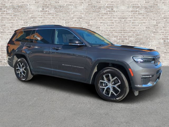 Used 2023 Jeep Grand Cherokee L Limited AWD/4WD image 1